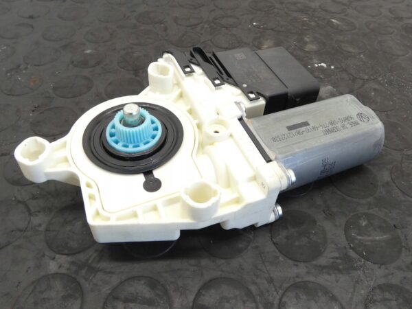 18101049764-6968eac1db967 SILNICZEK SZYBY PRAWY TYŁ VW TIGUAN GOLF V JETTA PASSAT 1K0959704P