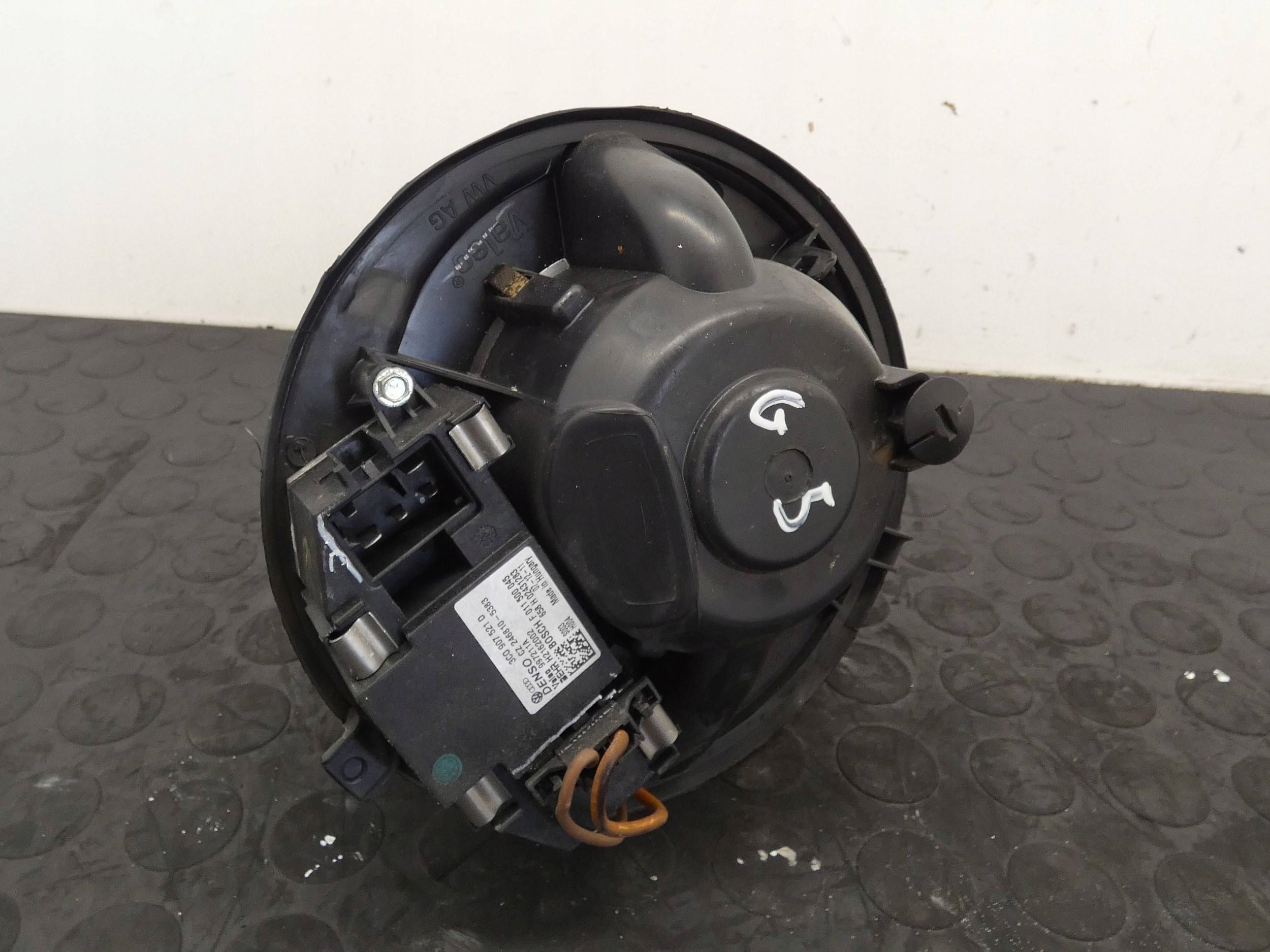 Dmuchawa nawiewu Volkswagen Golf V PASSAT LEON OCTAVIA 35987694C