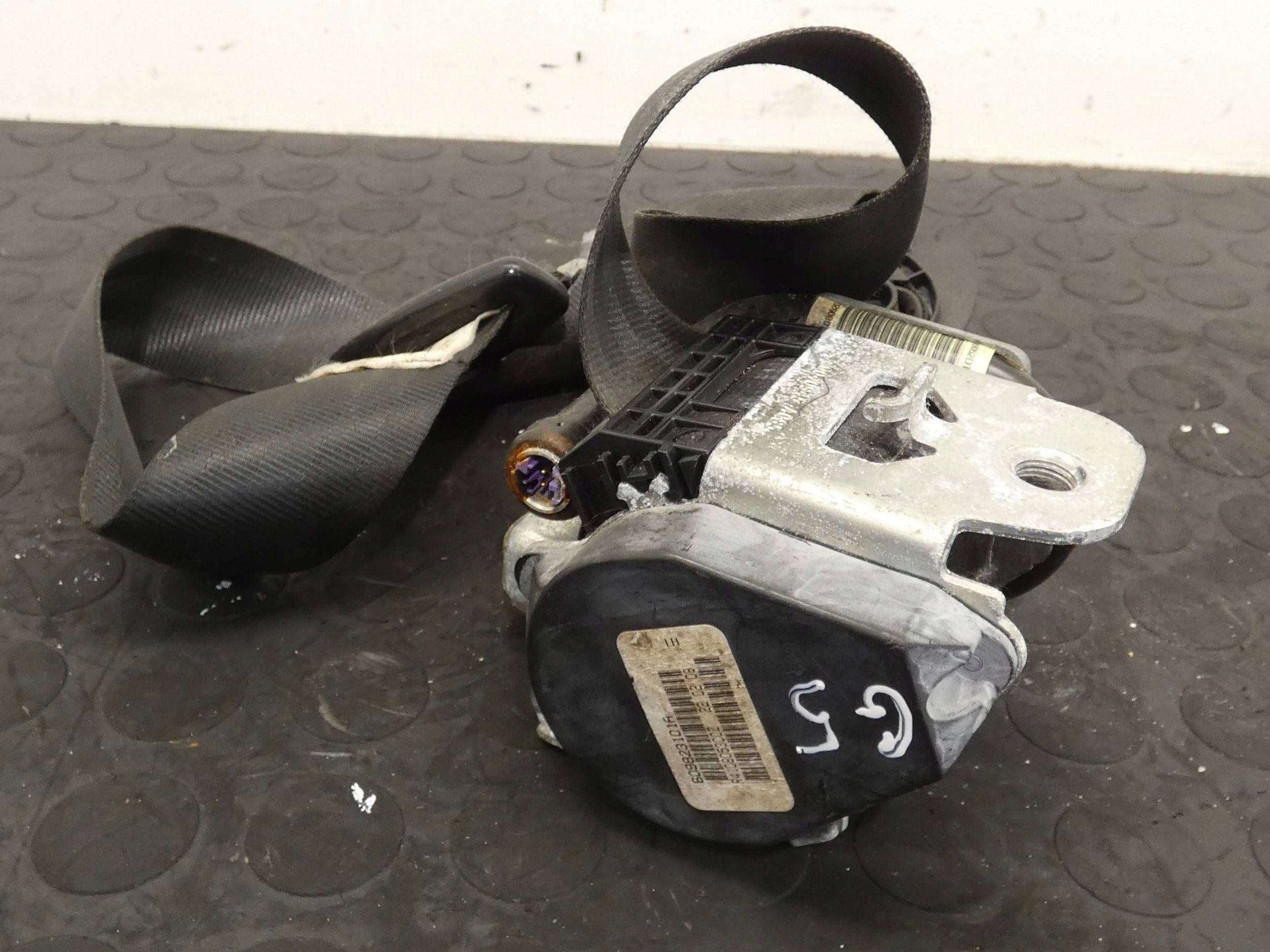 Przedni pas bezpieczeństwa Volkswagen Golf V 609823101A