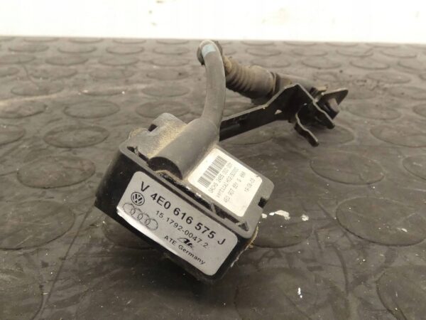 Czujnik zawieszenia pneumatycznego Audi A8 S8 D3 4E 4E0907651G 4E0616575J