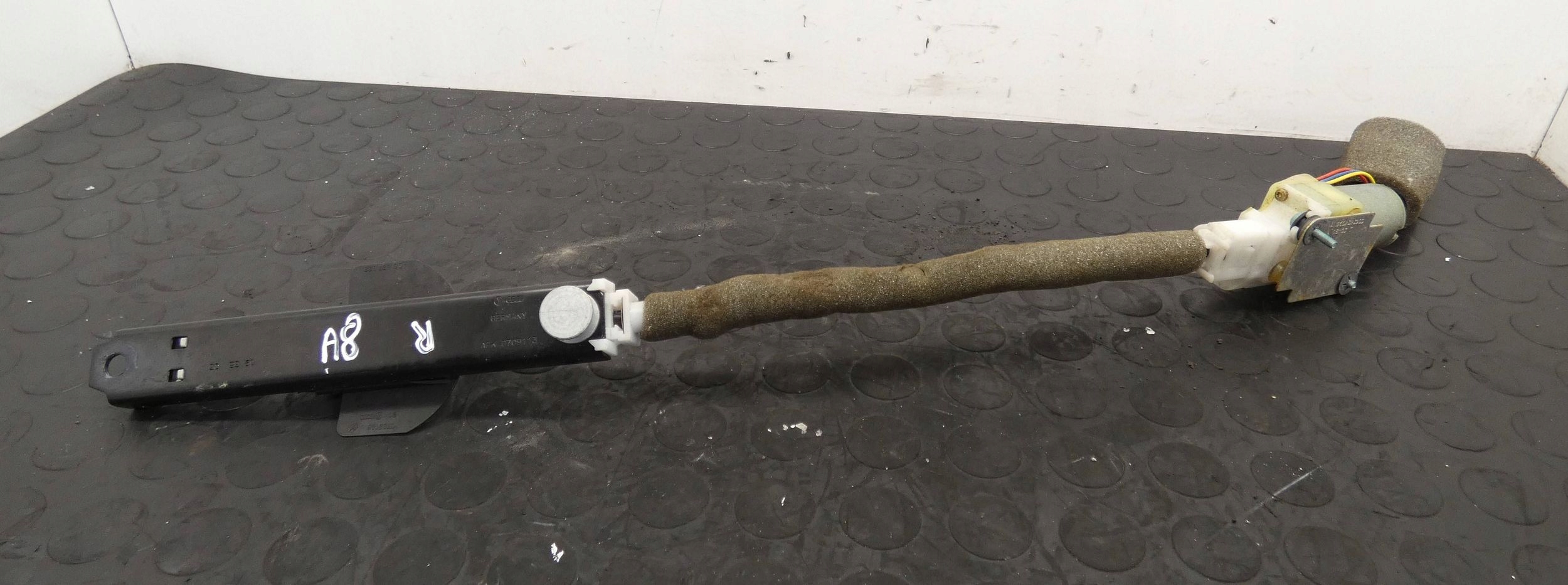 Silniczek regulacji pasa Audi A8 S8 D3 4E 4E0857833A