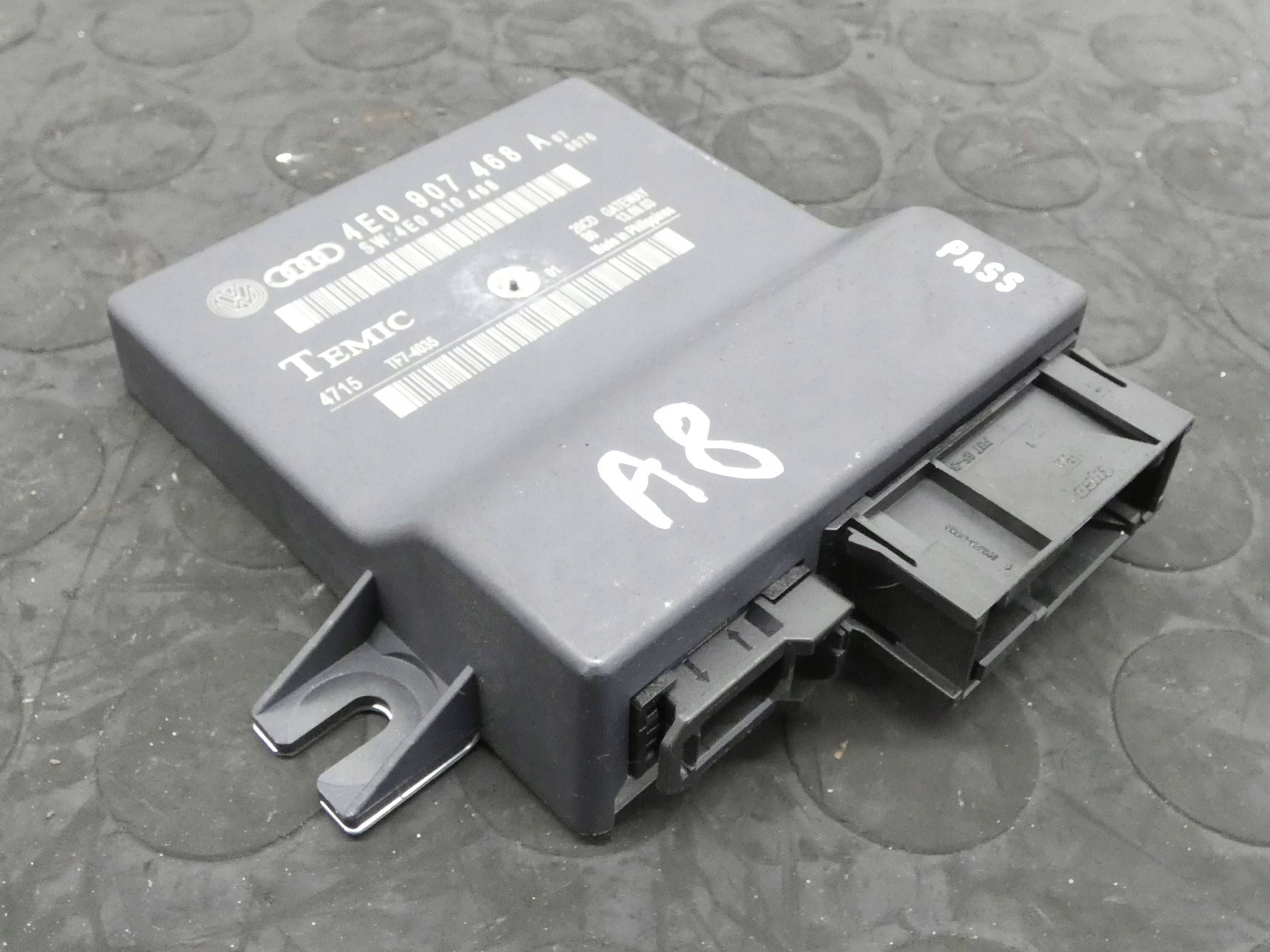 18111017675-6968e9f56ef8e Moduł Gateway Audi A8 S8 D3 4E 4E0907468A 4E0910468