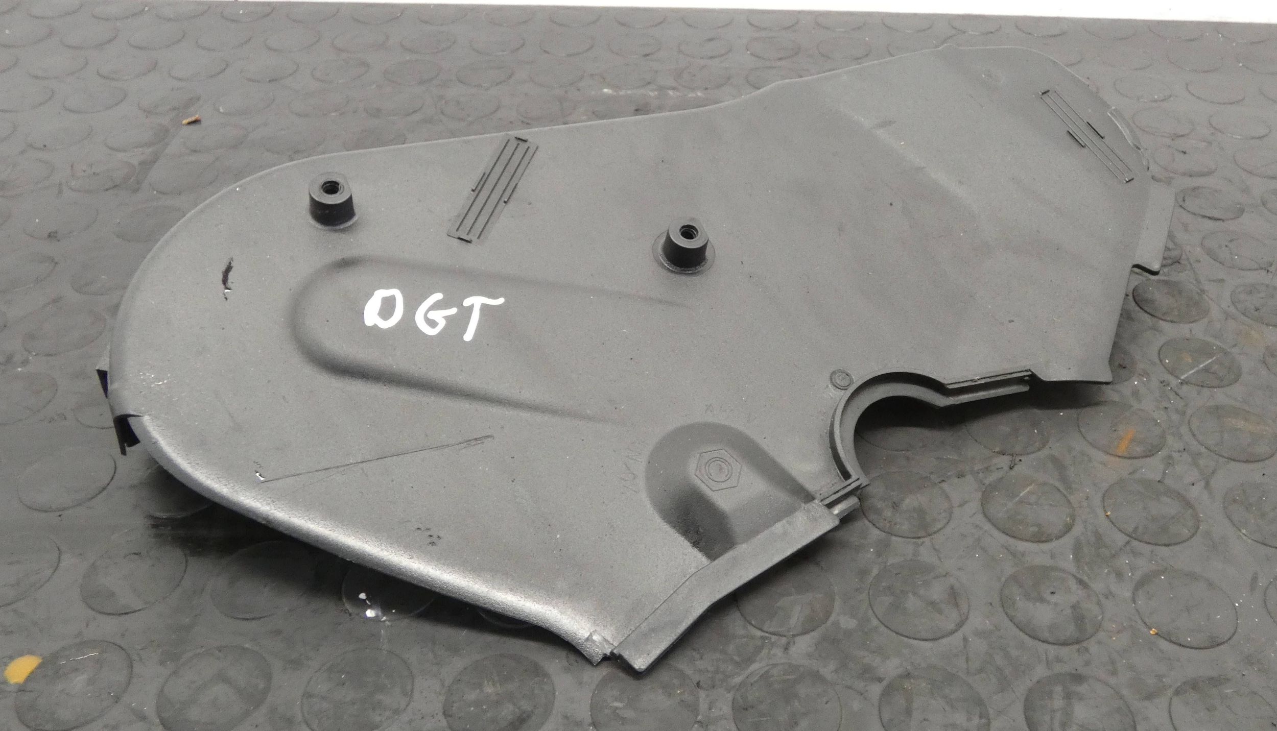 18111475620-6968e9ade39ce OSŁONA ROZRZĄDU VW PASSAT TIGUAN AUDI Q3 SKODA KODIAQ 1.6 TDI 04L109107F