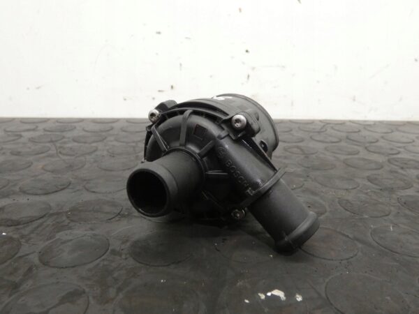 DODATKOWA POMPKA WODY SKODA OCTAVIA VW GOLF VII T-ROC 1,6TDI 2Q0965567A