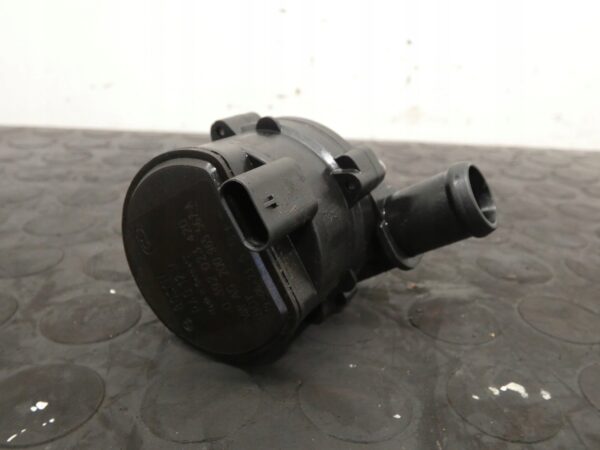 DODATKOWA POMPKA WODY SKODA OCTAVIA VW GOLF VII T-ROC 1,6TDI 2Q0965567A