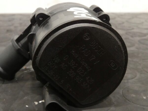 DODATKOWA POMPKA WODY SKODA OCTAVIA VW GOLF VII T-ROC 1,6TDI 2Q0965567A