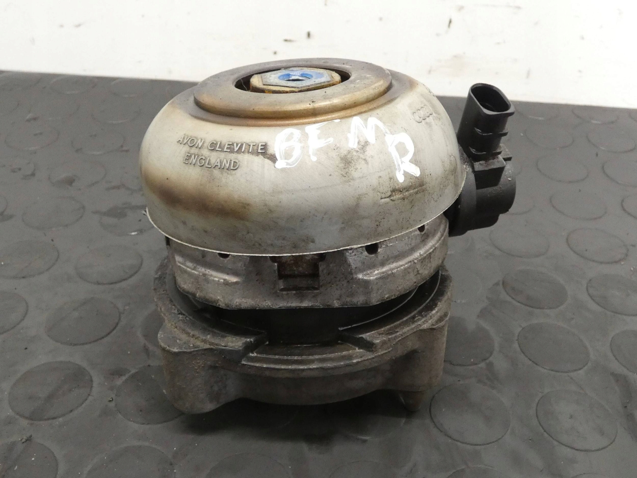 18112123031-6968e948366ee PODUSZKA SILNIKA Audi A8 S8 D3 4E 4.2 V8 4E0199381 8D0199379L