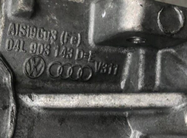 18118296664-6968e829c4e1c ŁAPA WSPORNIK ALTERNATORA SKODA OCTAVIA VW GOLF T-ROC 1,6TDI 04L903143D