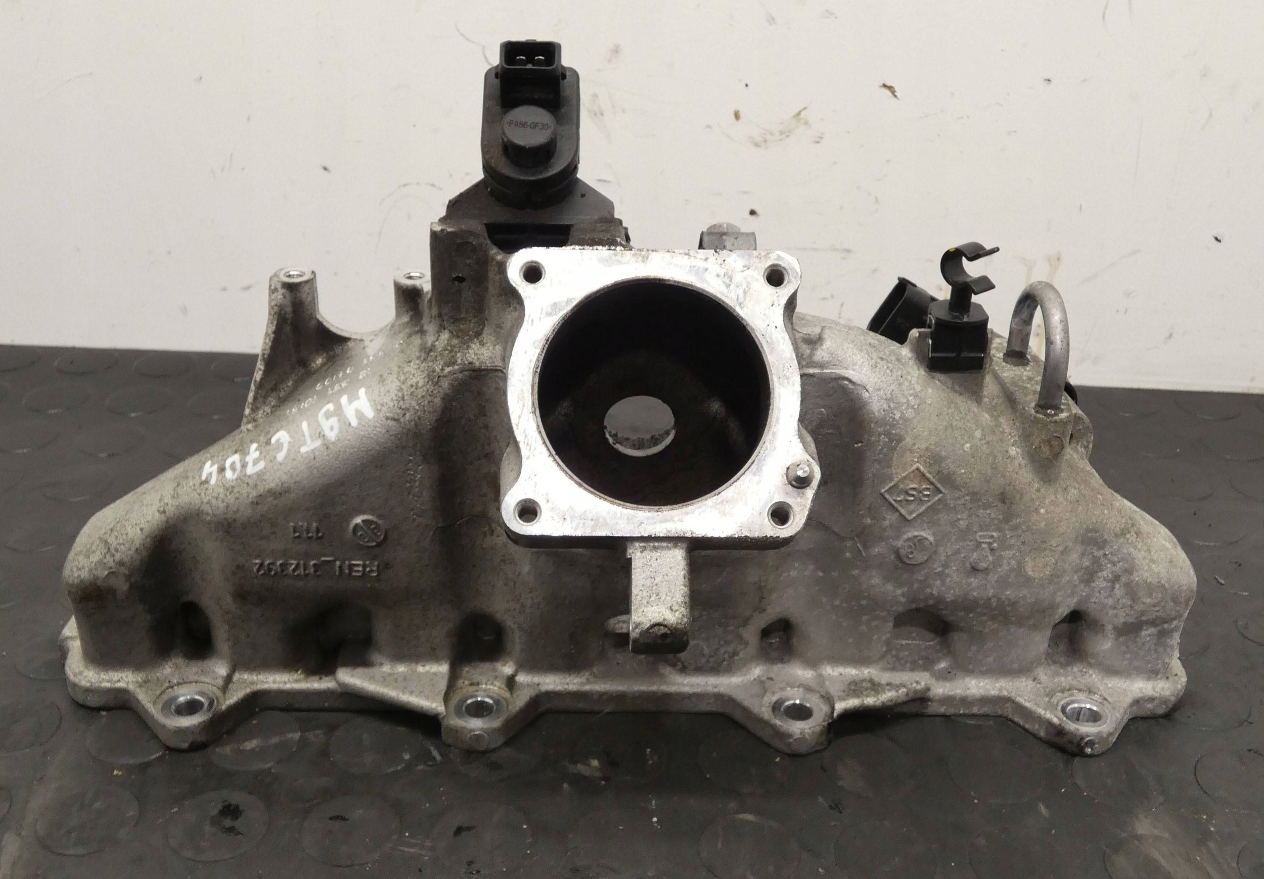 Kolektor ssący RENAULT MASTER OPEL MOVANO NISSAN NV400 2.3 M9T 140032042R