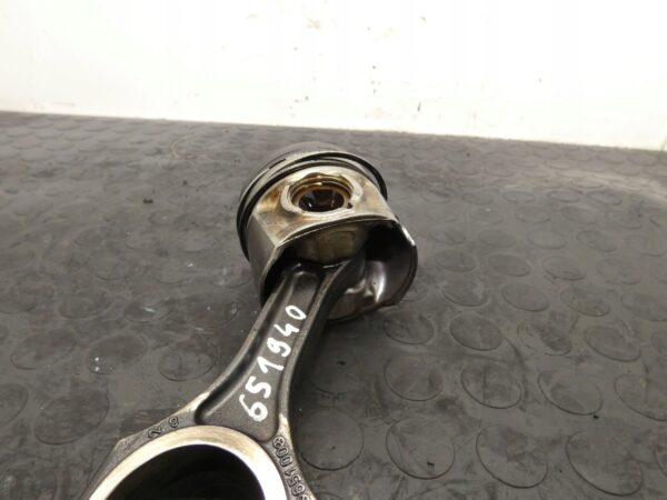 Tłok MERCEDES SPRINTER 906 VITO 2.2 CDI 651 A6510300017