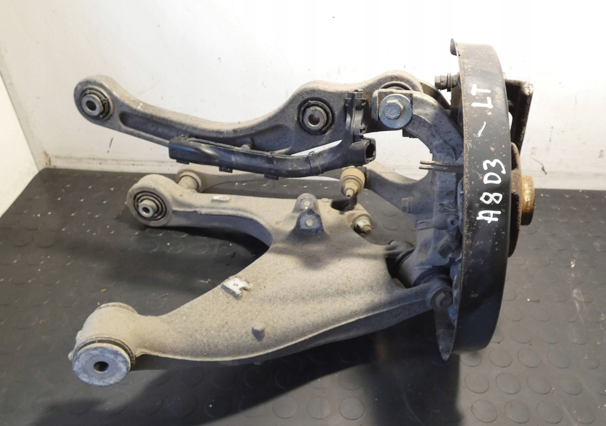 18142634736-6968e2aebdd72 Zwrotnica tylna LEWA Audi A8 S8 D3 4E 4E0511511F