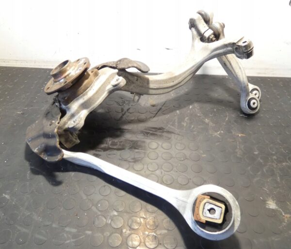 Zwrotnica przednia strona lewa Audi A8 S8 D3 4E 4.2 V8 4E0257N