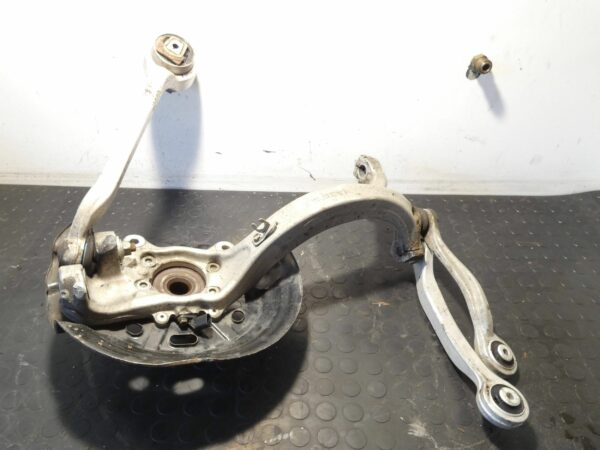 Zwrotnica przednia strona lewa Audi A8 S8 D3 4E 4.2 V8 4E0257N