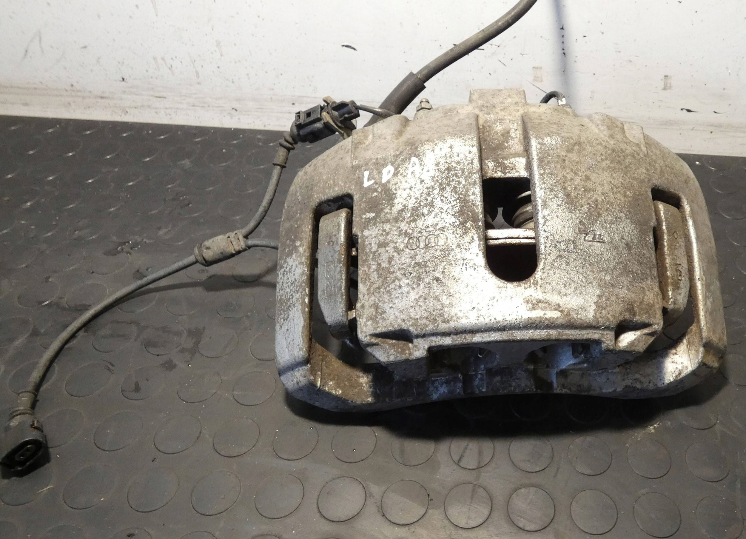 18149003784-6968e248c2145 ZACISK HAMULCOWY LEWY PRZÓD Audi A8 S8 D3 4E ŚREDNICA TARCZY 360MM