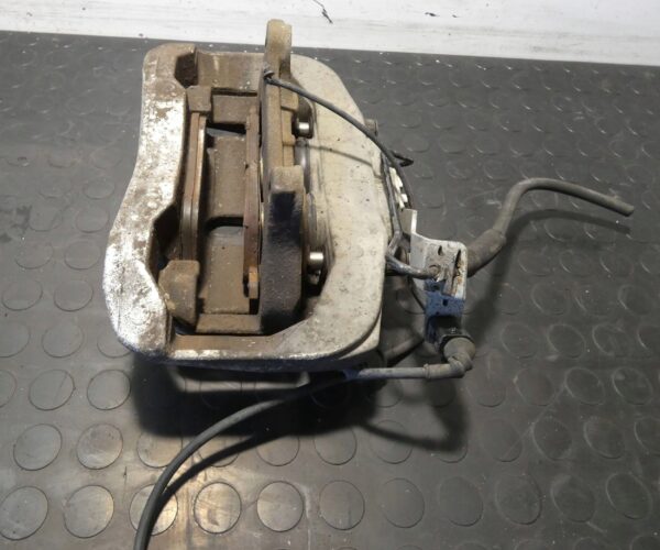 ZACISK HAMULCOWY LEWY PRZÓD Audi A8 S8 D3 4E ŚREDNICA TARCZY 360MM