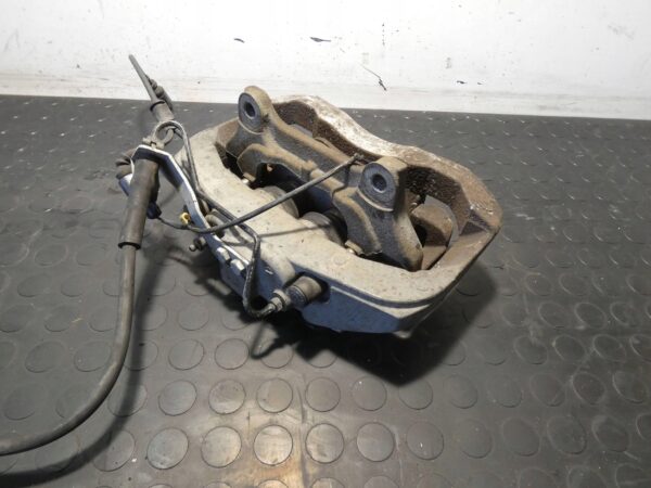 ZACISK HAMULCOWY LEWY PRZÓD Audi A8 S8 D3 4E ŚREDNICA TARCZY 360MM