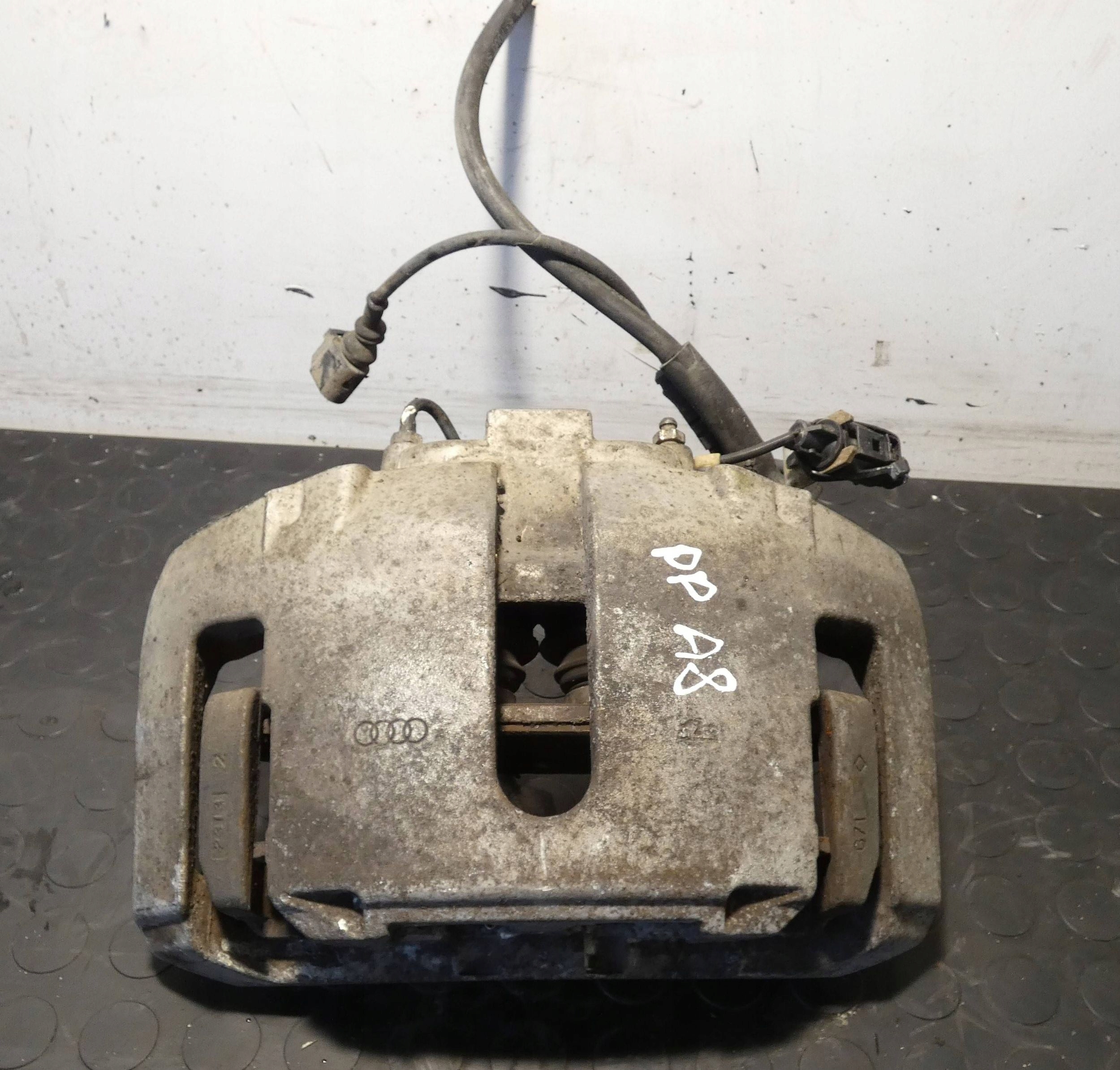18152382918-6968e11852f08 Zacisk hamulcowy przedni prawy Audi A8 S8 D3 4E 4.2 V8