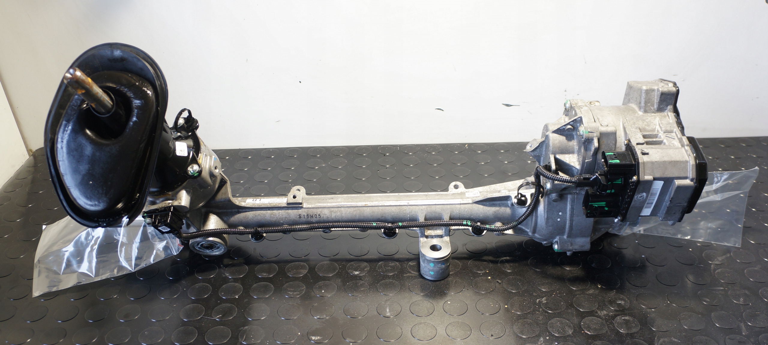 MAGLOWNICA PRZEKŁADNIA FORD KUGA FOCUS CV6C-3D070-LR