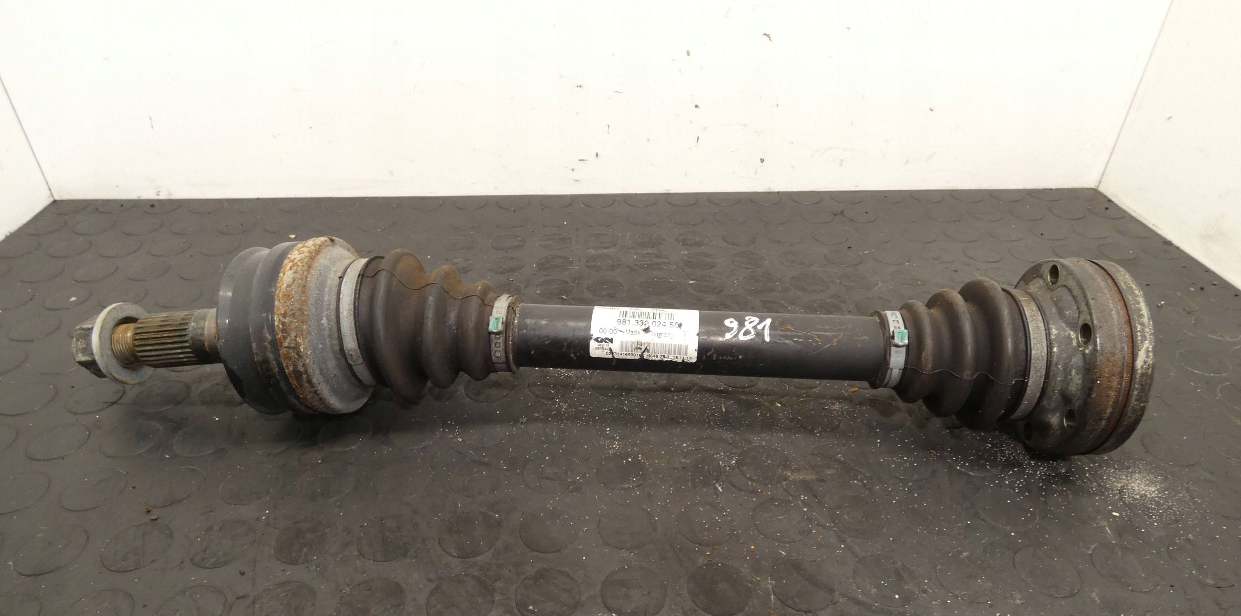 18176601651-6968d84a1be31 Półoś tylna Porsche Cayman 981 98133202450