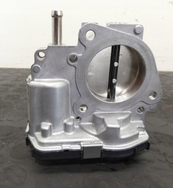 18176891358-6968d8114ed01 PRZEPUSTNICA TOYOTA YARIS IV MAZDA 2 KB 1,5 HYBRID M15A 22030-F3030