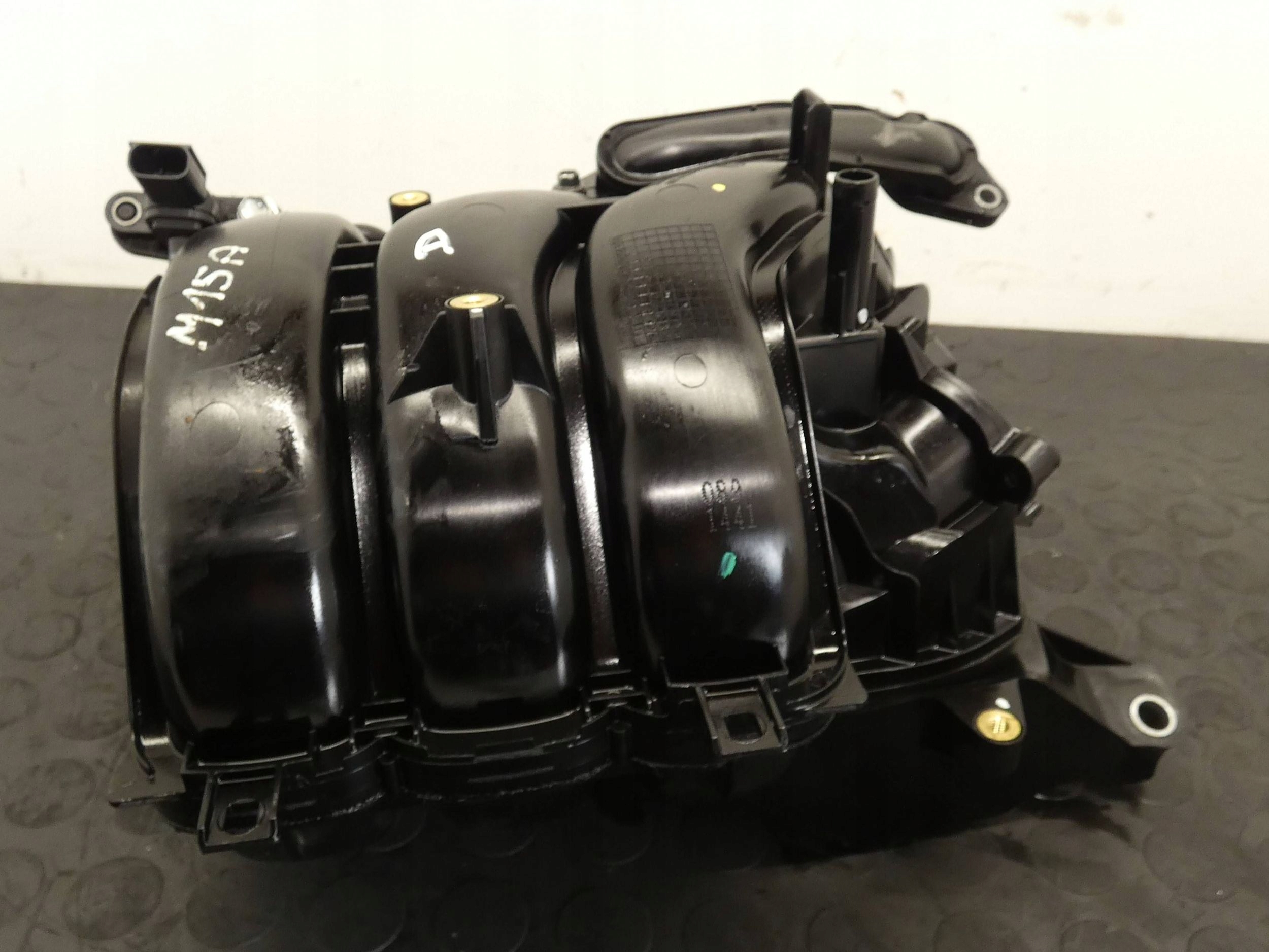 Kolektor ssący TOYOTA YARIS IV MAZDA 2 KB 1,5 HYBRID M15A 17101-F3040