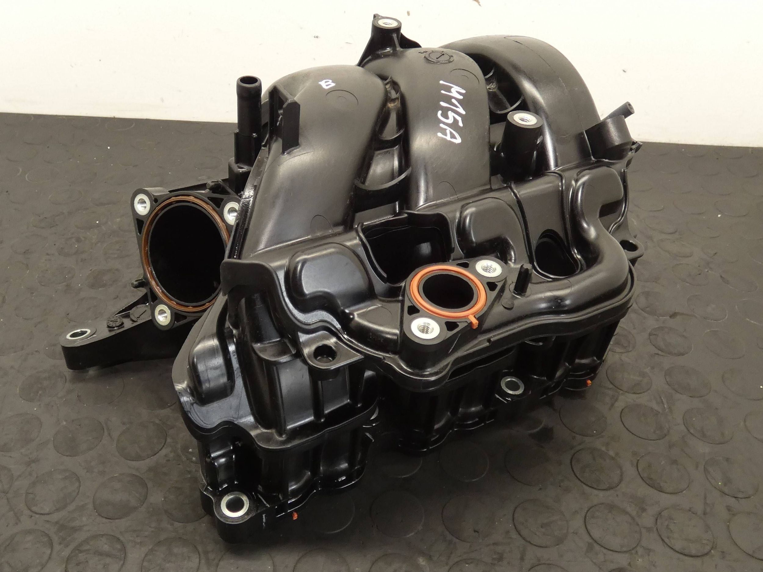 Kolektor ssący TOYOTA YARIS IV MAZDA 2 KB 1,5 HYBRID M15A 17101-15130