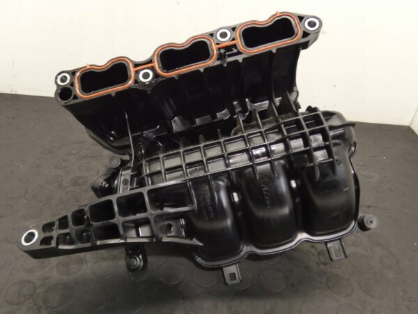 Kolektor ssący TOYOTA YARIS IV MAZDA 2 KB 1,5 HYBRID M15A 17101-15130