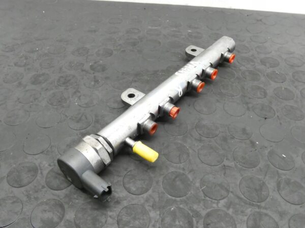 LISTWA WTRYSKOWA JEEP GRAND CHEROKEE WK2 3.0CRD 35022119G 0445216044