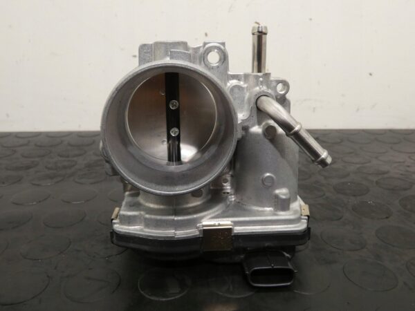 18185837464-6968d62bde09a PRZEPUSTNICA TOYOTA YARIS IV MAZDA 2 KB 1,5 HYBRID M15A 22030-F3030