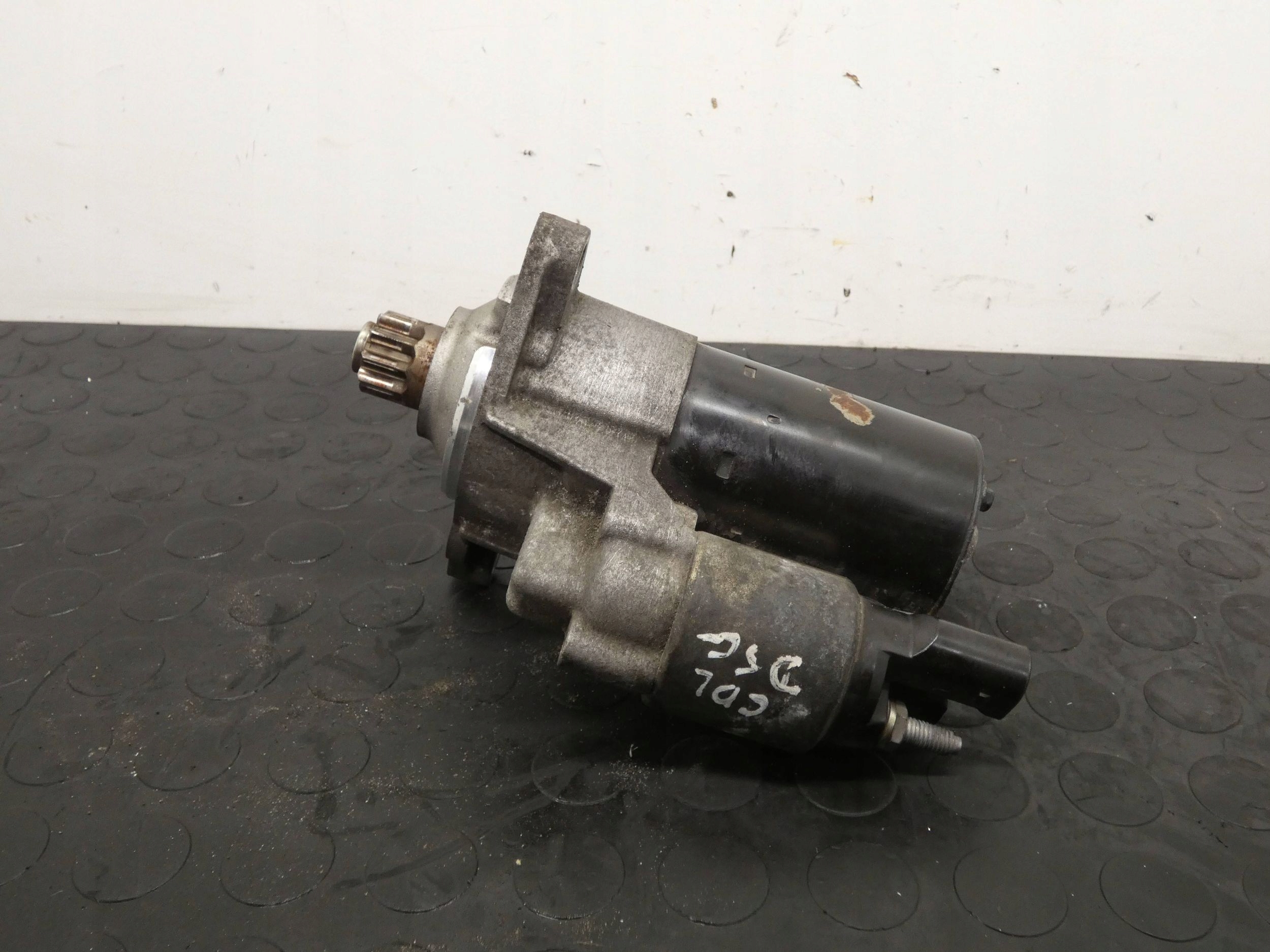 Rozrusznik AUDI A3 TT VW GOLF SCIROCCO SEAT LEON 2.0 TFSI CDL 02E911023J