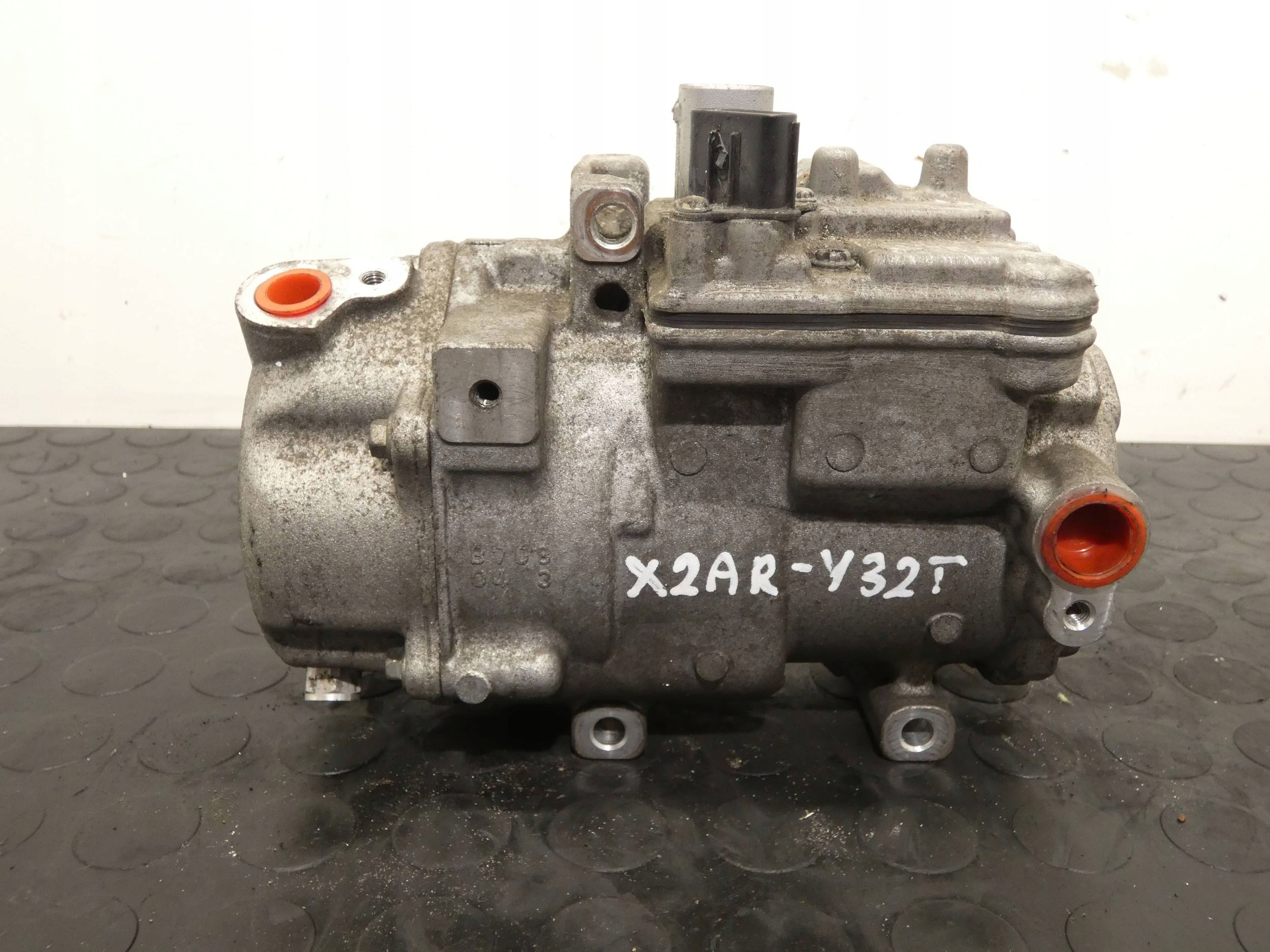 KOMPRESOR Sprężarka klimatyzacji TOYOTA RAV-4 LEXUS 2.5 HYBR 042200-0533