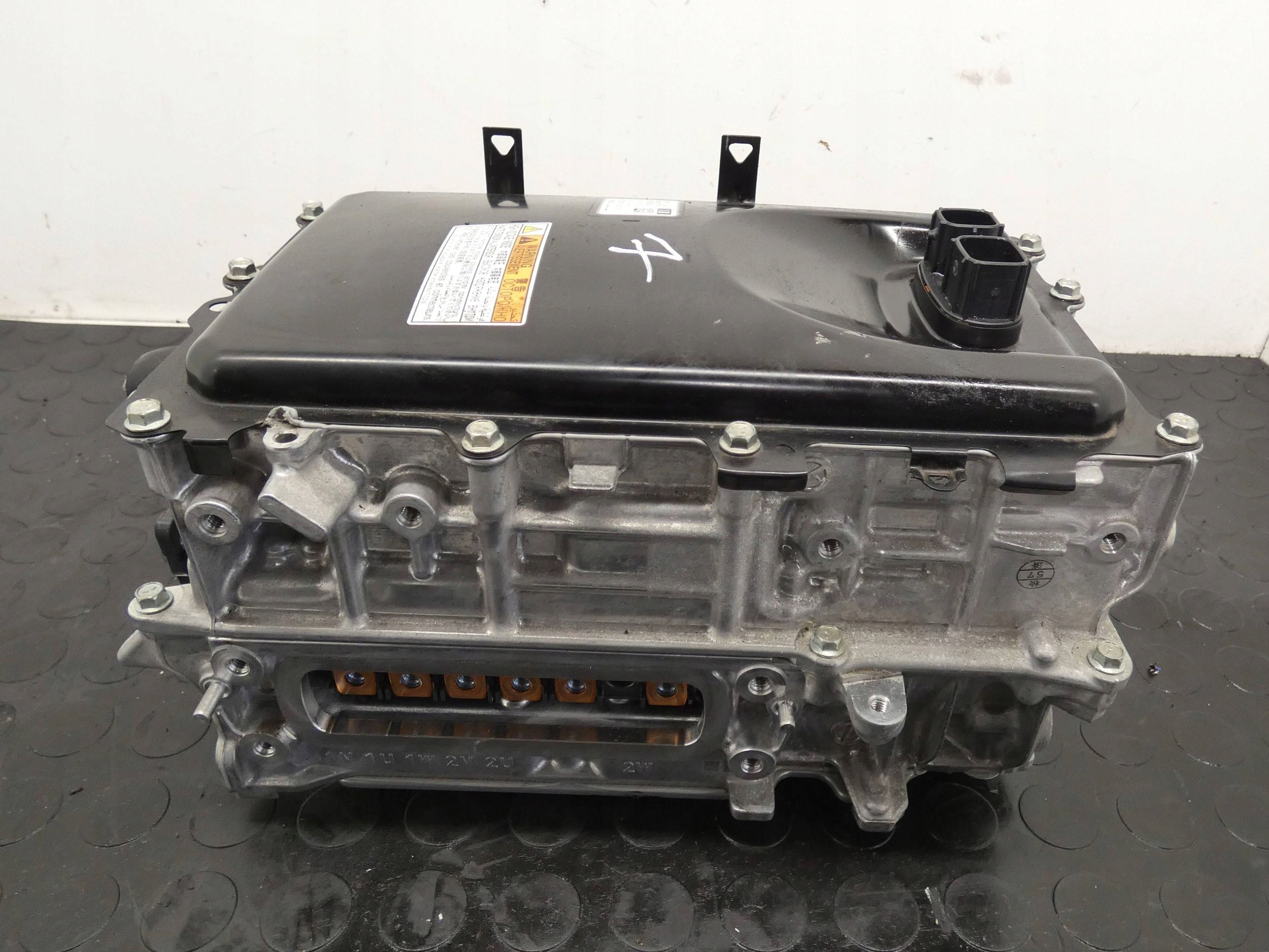 Inwerter/przetwornica napięcia Toyota Yaris 1.5 M15A G9200K0011 1561000460