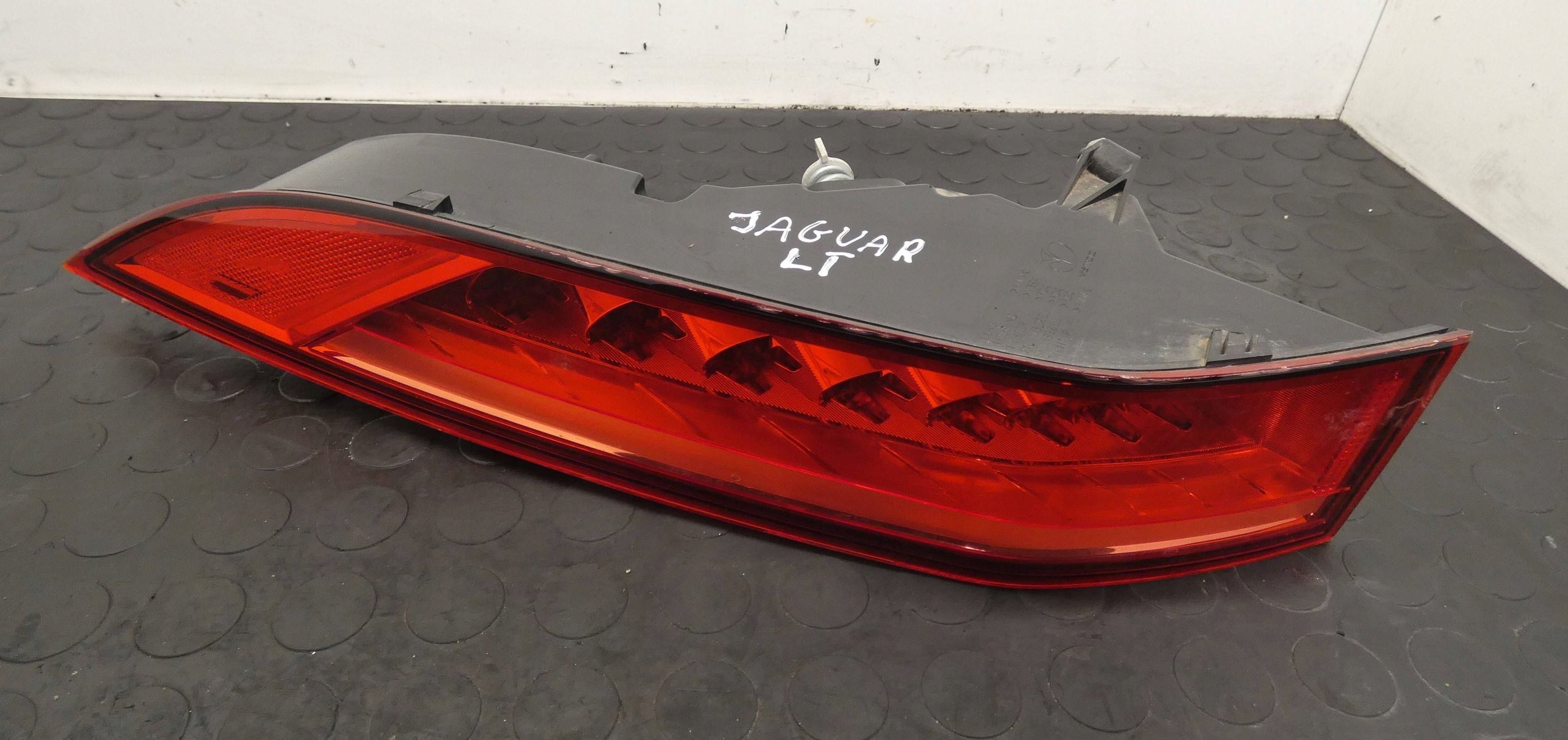 Lampa tylna LEWA LED Jaguar F-Pace HK8313405AG HK83-13405-A