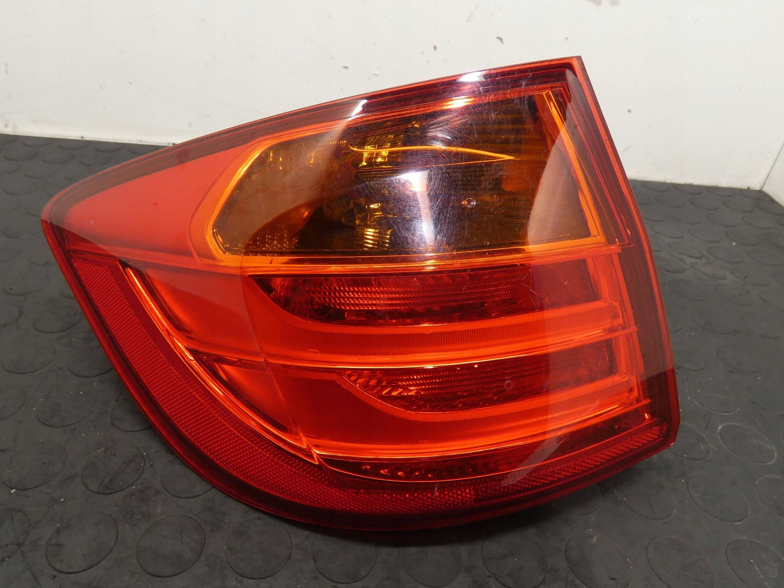 Lampa BMW F31 LEWY TYŁ EUROPA 7372787