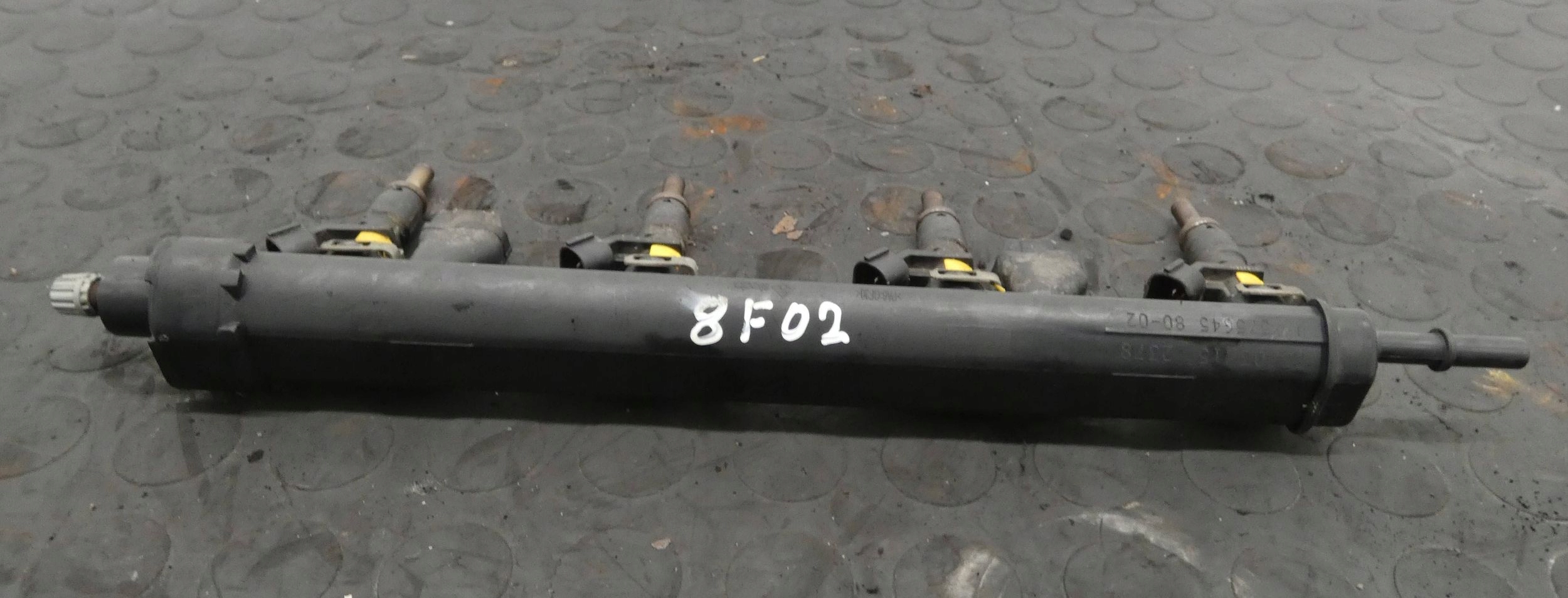 18215163211-6968d3bca0847 LISTWA WTRYSKOWA CITROEN C3 DS3 PEUGEOT 208 1.4 VTI V7575645 V752817680