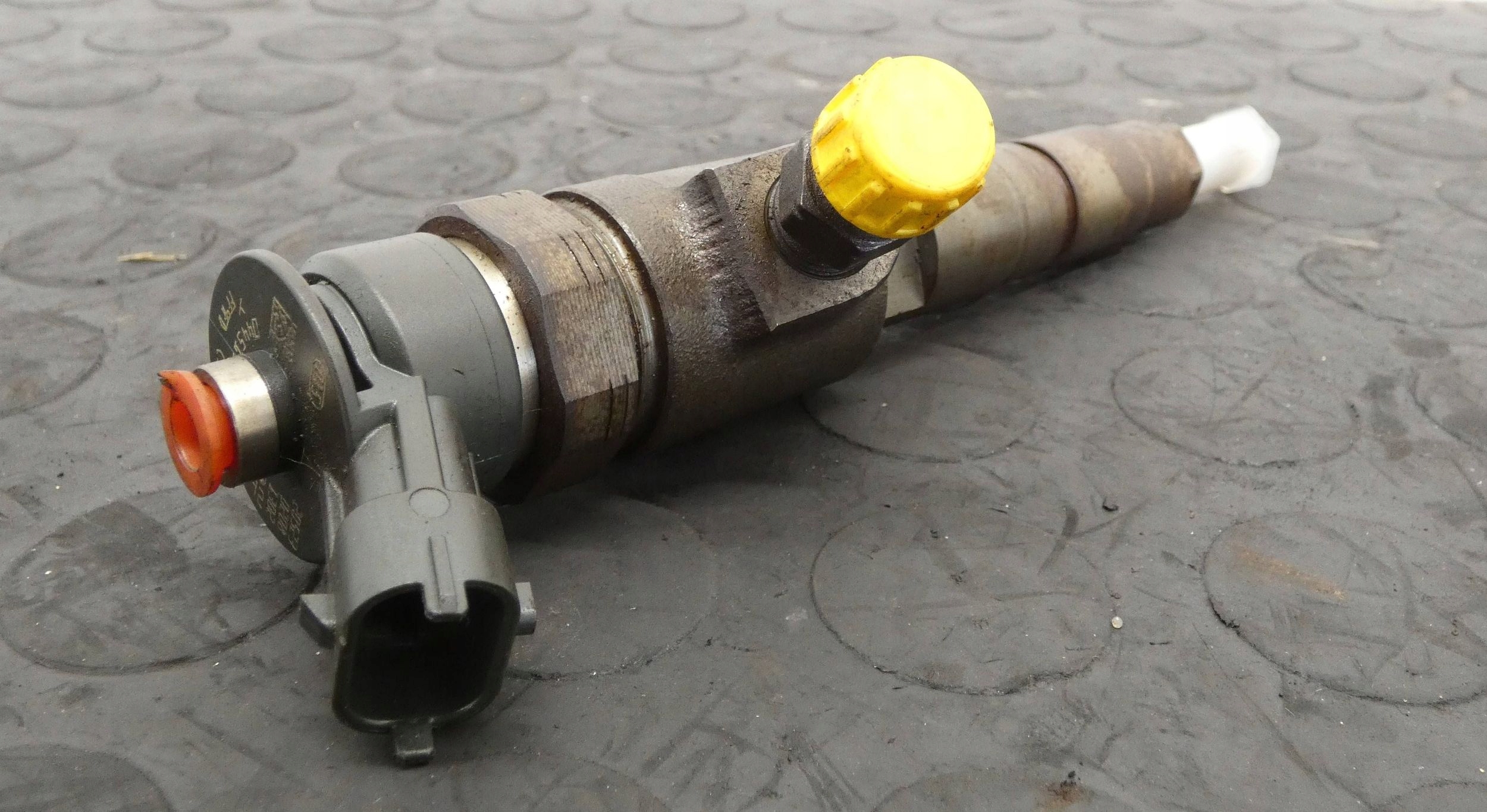 18224895493-6968cf7eeede0 WTRYSKIWACZ PEUGEOT CITROEN DS3 1.6 EHDI 0445110340