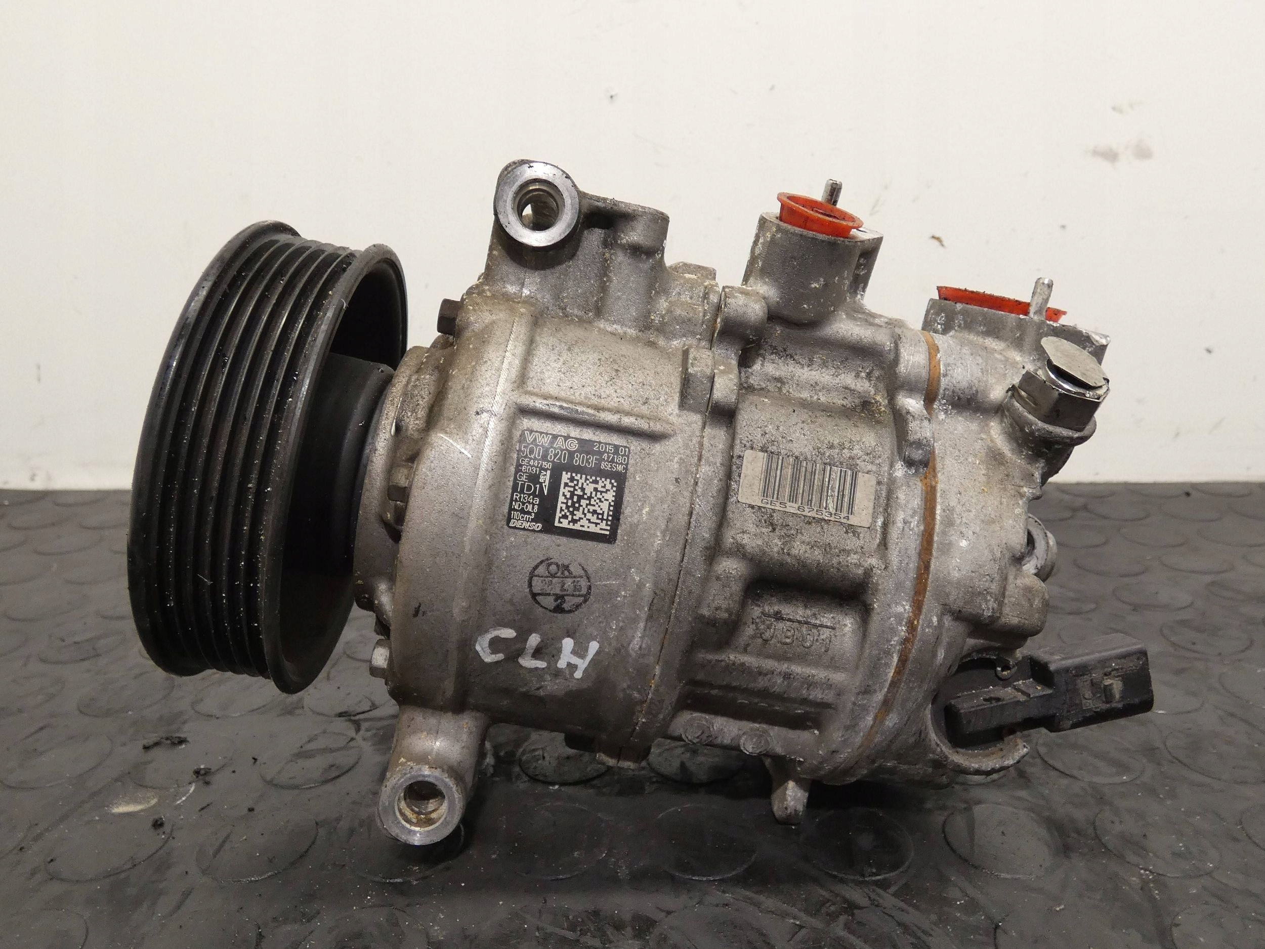 KOMPRESOR Sprężarka klimatyzacji VW GOLF AUDI A3 LEON OCTAVIA 5Q0820803F