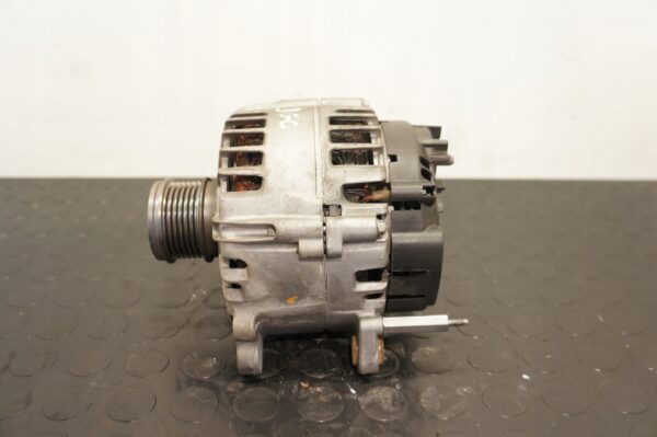 ALTERNATOR VW GOLF VII T-ROC PASSAT B8 1,6 2,0 TDI 04L903021D