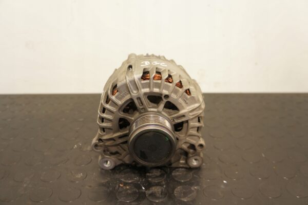 ALTERNATOR VW GOLF VII T-ROC PASSAT B8 1,6 2,0 TDI 04L903021D