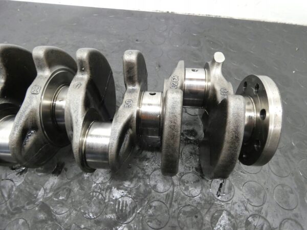 Wał korbowy RENAULT TRAFIC III QASHQAI VIVARO B 1,6 DCI R9M 8026R