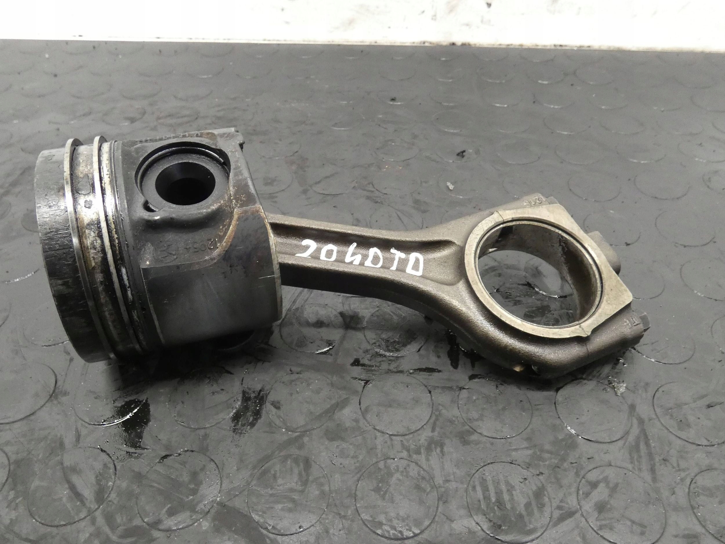 18241040422-696b6cc1d2d83 Tłok z korbowodem LANDROVER DISCOVERY SPORT F-PACE 2.0D 083155 HSRI+