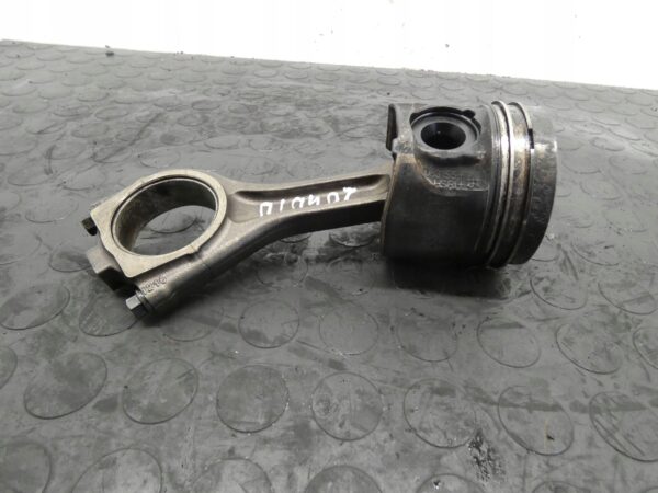 18241040422-696b6cc604660 Tłok z korbowodem LANDROVER DISCOVERY SPORT F-PACE 2.0D 083155 HSRI+