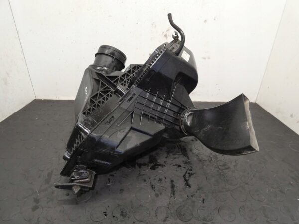 Obudowa filtra powietrza AUDI A4 B8 A5 Q5 2.0 TDI 8K0133837BF 03L906461A