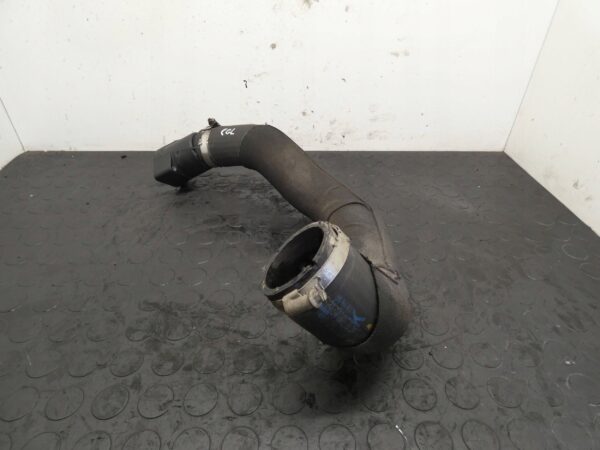 Wąż intercoolera AUDI A4 B8 A5 Q5 2.0 TDI CGL 8K0145738AH 03L131111R