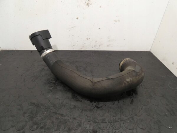 Wąż intercoolera AUDI A4 B8 A5 Q5 2.0 TDI CGL 8K0145738AH 03L131111R