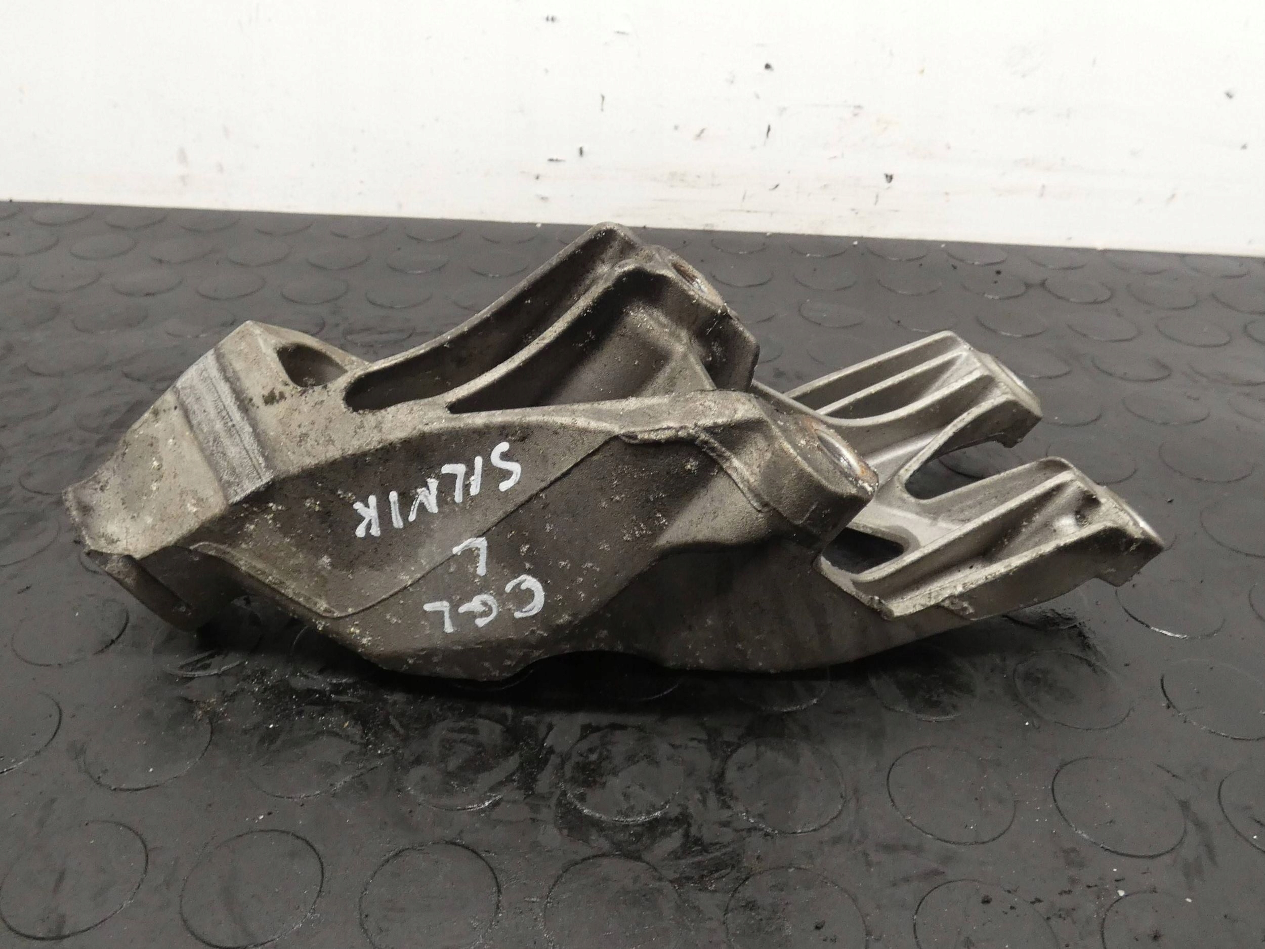 Łapa silnika AUDI A4 B8 A5 Q5 2.0 TDI CGL 8K0199307BP