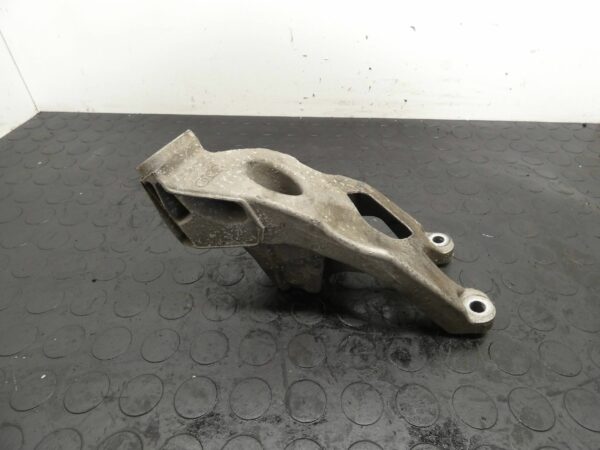 Łapa silnika AUDI A4 B8 A5 Q5 2.0 TDI CGL 8K0199307BP