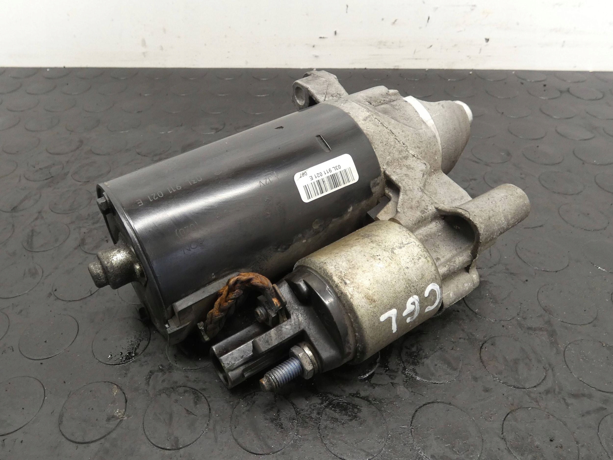 Rozrusznik AUDI A4 B8 A5 Q5 2.0 TDI CGL 03L911021E