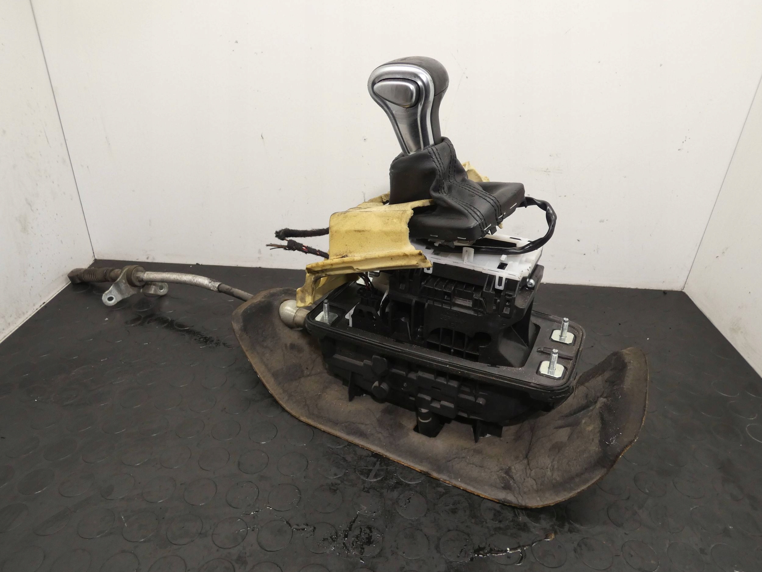 DŹWIGNIA Lewarek zmiany biegów AUDI A4 B8 A5 Q5 2.0 TDI 8K1713041T