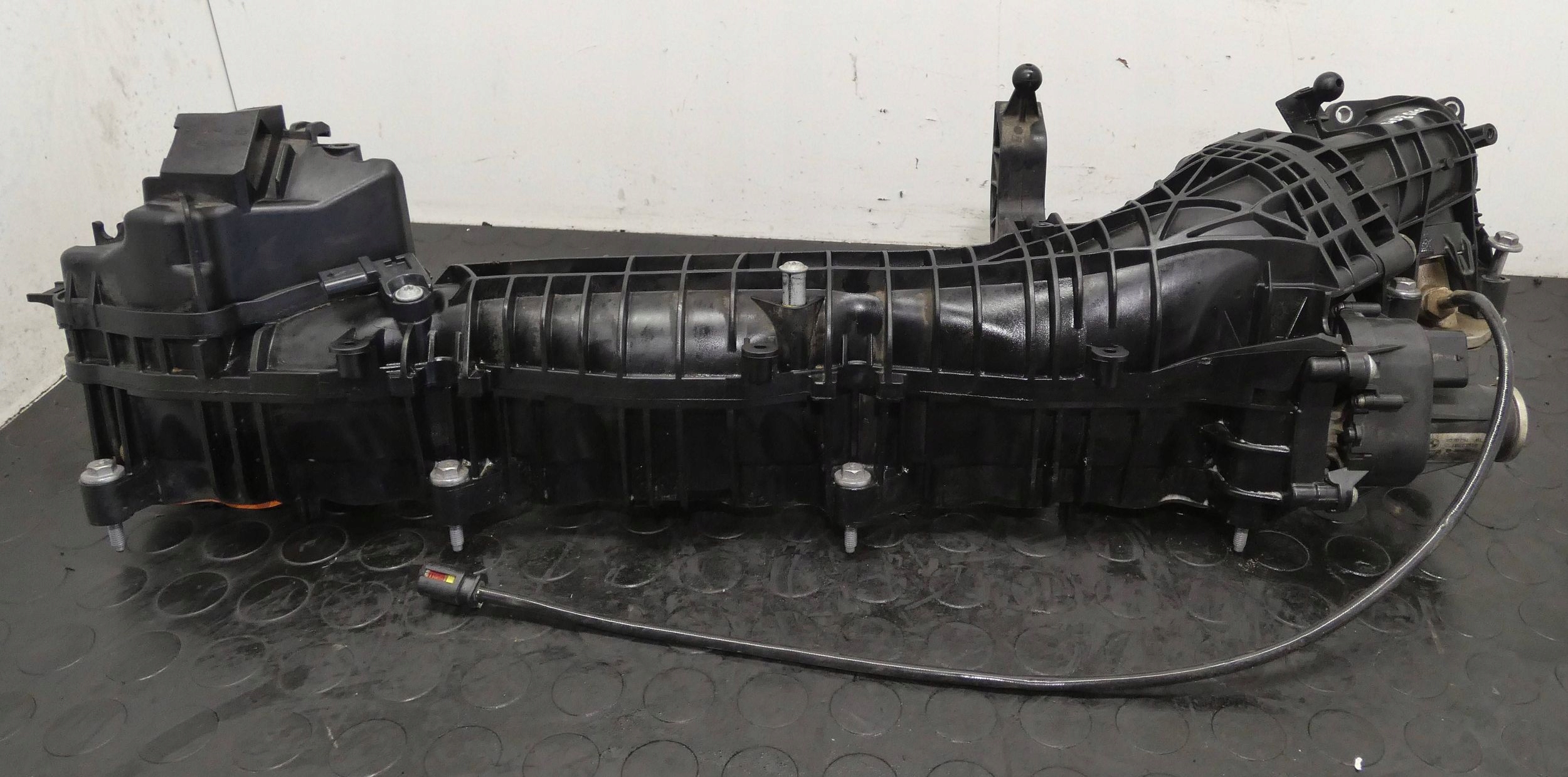 Kolektor ssący BMW 3 F30 F31 F34 4 F32 F36 X5 F15 X6 F16 3.0D 7811909